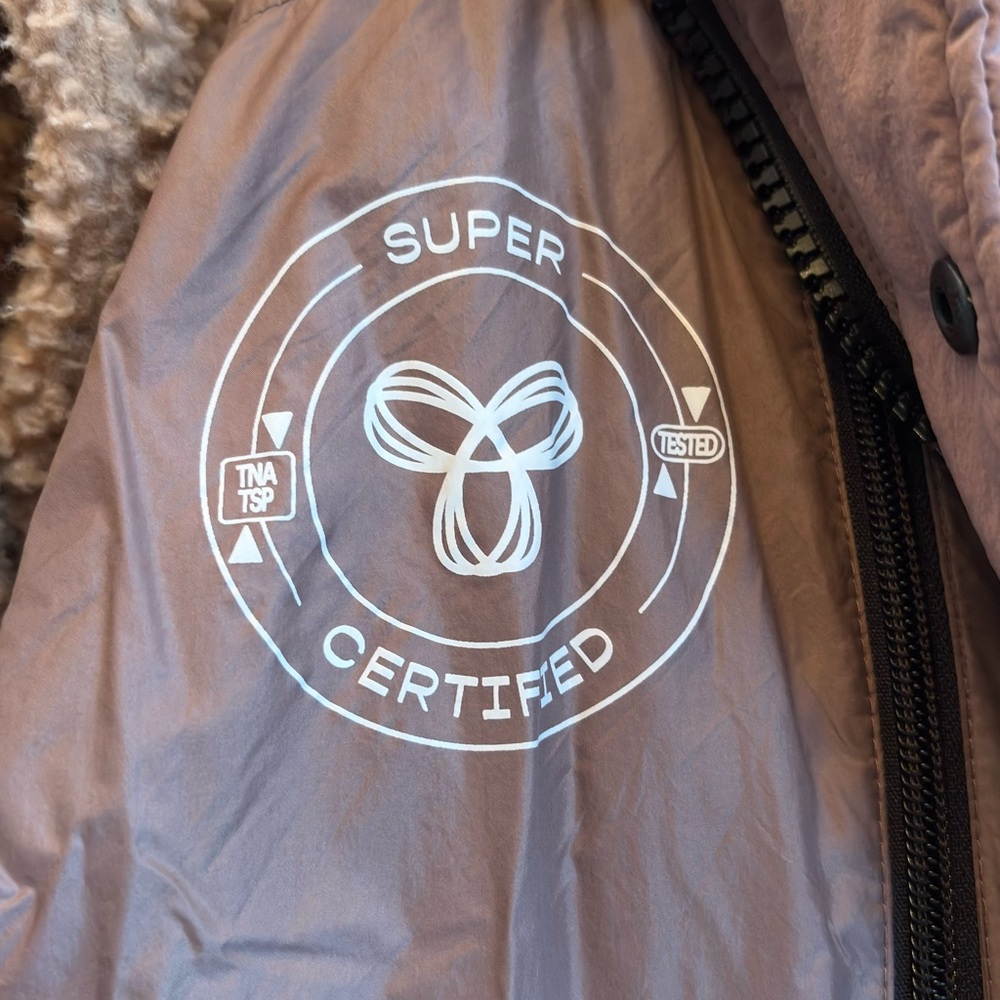 RARE ARITZIA SUPER PUFF MID size XS
